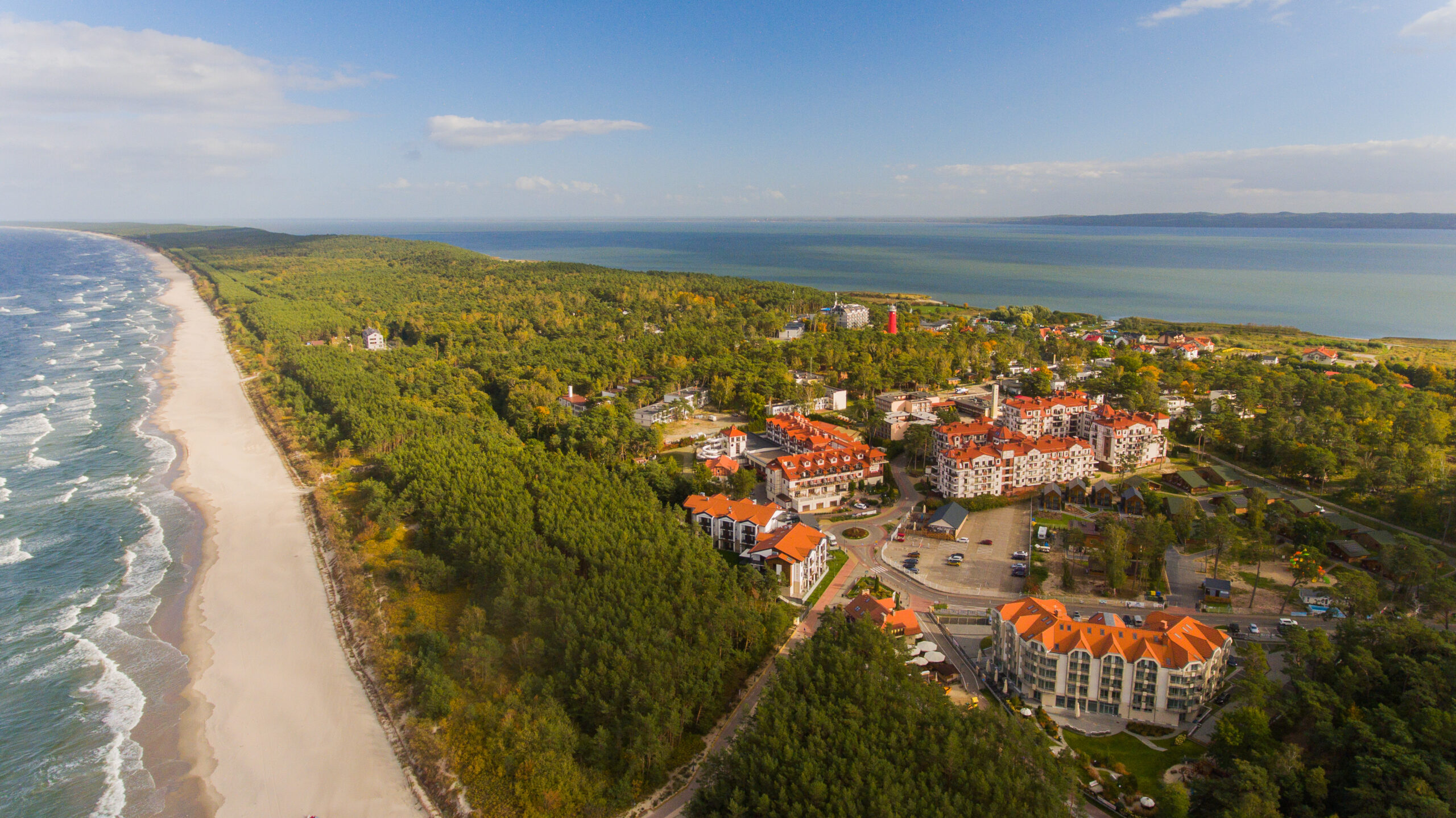 Odkryj urok Krynicy Morskiej: najlepsze apartamenty na letni wypoczynek