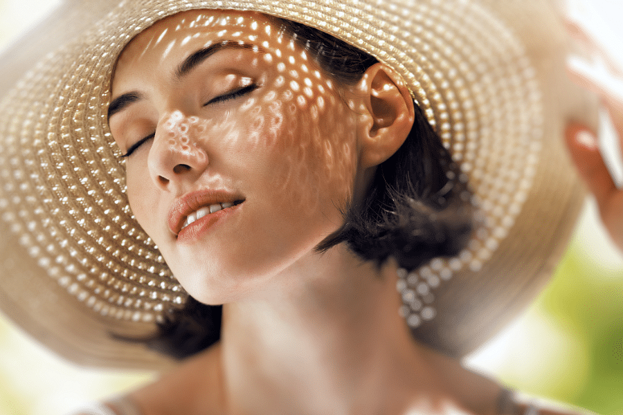 Make-up na lato – odkryj sposoby na szybki makijaż wakacyjny